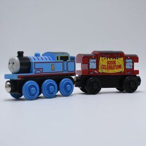 Thomas & Friends Thomas Train Engine - Sodor Day Caboose -plays music Rare 2003